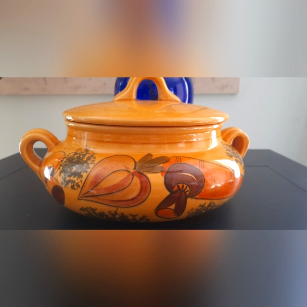 Los Angeles pottery vintage cassarole dish 70's